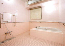 SOMPOケアラヴィーレ本郷の一般浴室