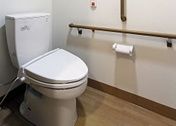 そんぽの家横浜神大寺の居室トイレ