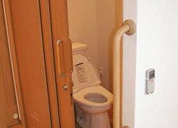 そんぽの家寝屋川寿町の居室トイレ
