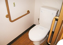そんぽの家下中野の居室トイレ
