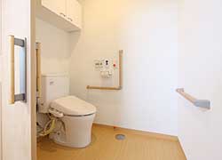 エイジフリーハウス豊中庄内栄町の居室内トイレ