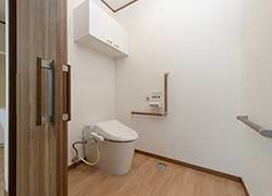 エイジフリーハウス京都音羽の居室内トイレ