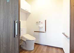 エイジフリーハウス京都山科新十条の居室内トイレ