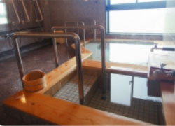 ロイヤルハウス石岡本館の檜風呂