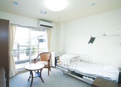 応援家族昭和記念公園の居室（1人部屋）