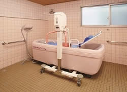 そんぽの家横浜港南台の機械浴室