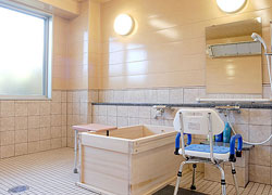 SOMPOケアラヴィーレ葉山の浴室（個浴）