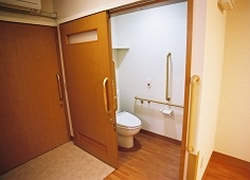 そんぽの家富士宮の居室トイレ