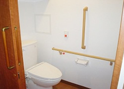 そんぽの家真田山の居室トイレ