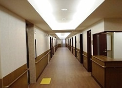 そんぽの家岸里の廊下