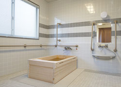 SOMPOケアラヴィーレ西大宮の浴室（個浴）