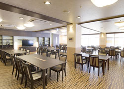 SOMPOケアラヴィーレ大宮弐番館のダイニング(食堂)