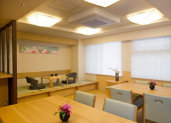 SOMPOケアラヴィーレ仙川の円居フロア(1F)