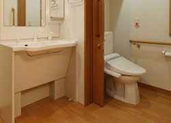 そんぽの家S茨木中穂積の居室洗面・トイレ