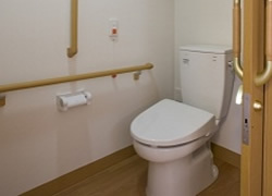 そんぽの家京都羽束師の居室トイレ
