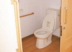 そんぽの家神戸垂水の居室トイレ