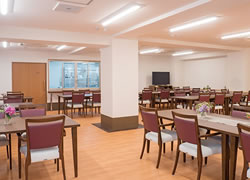 リアンレーヴ板橋の食堂兼機能訓練室