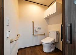 エイジフリーハウス横浜岡津町の居室内トイレ