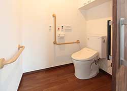 エイジフリーハウス堺八田の居室内トイレ