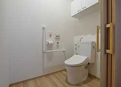 エイジフリーハウス京都有栖の居室内トイレ