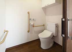 エイジフリーハウス京都三条大宮の居室内トイレ