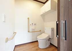 エイジフリーハウス草津野村の居室内トイレ
