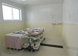 にぎ和いの介護浴室